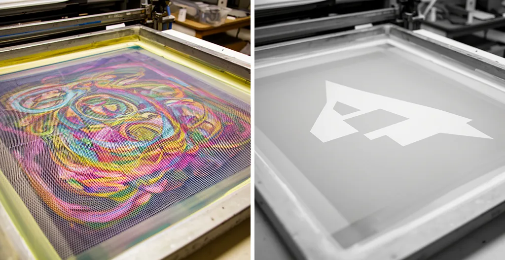 Logo complexe avec détails multiples comparé à version simplifiée pour impression textile, zone de travail avec écrans de sérigraphie